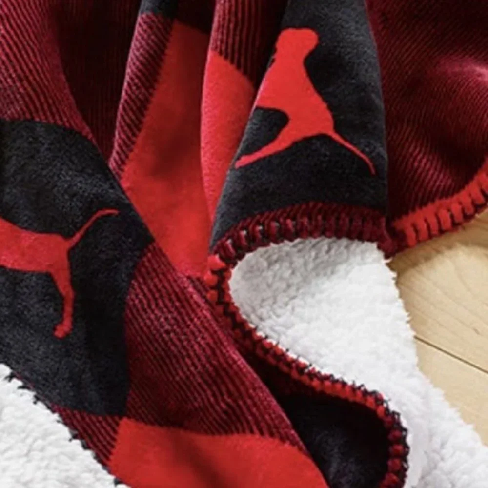 VS PINK Sherpa Blanket Red Black Plaid Perfect Valentine's Day Present NWT - Picture 2 of 13